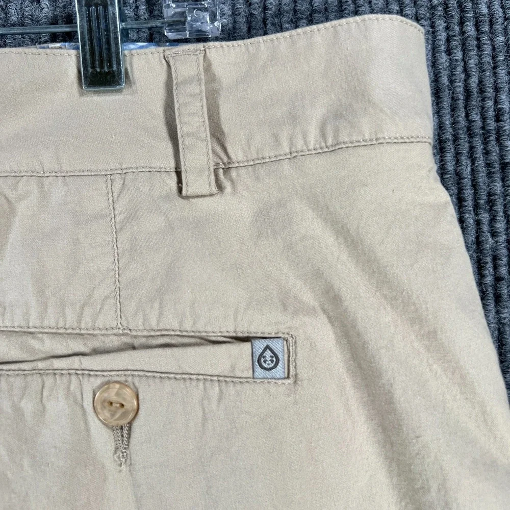 Tasc Performance Shorts Mens Size 42 Beige Chino Bamboo Blend‎ Casual Golf